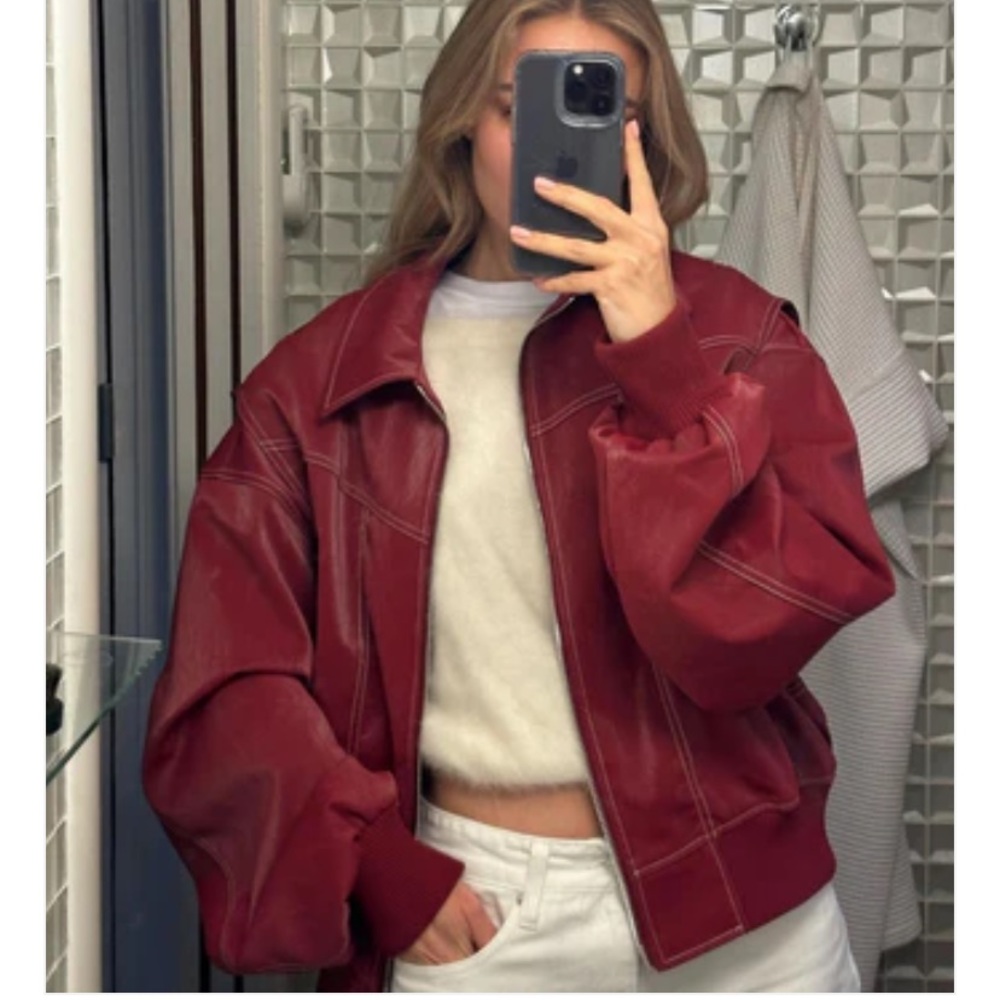 Room Antwerp- red jacket, SOLD OUT